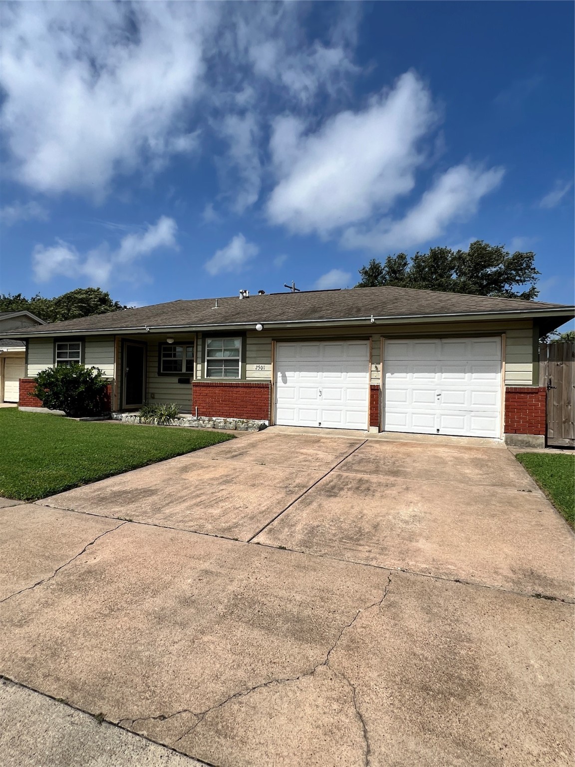 2501 Pine Street Galveston TX 77551