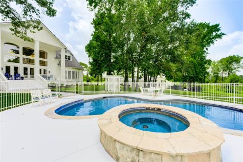1961 Fm 1375 Road E Huntsville TX 77340