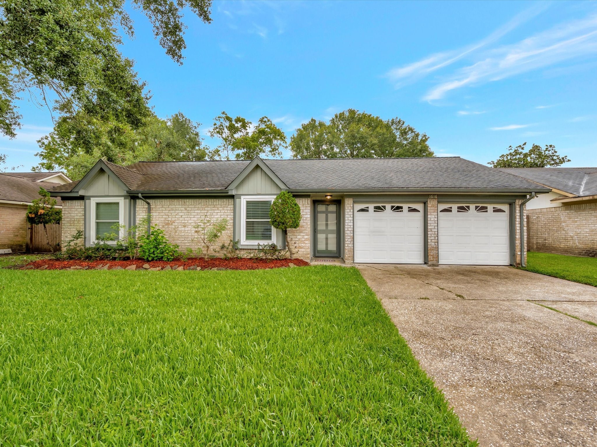 1616 Live Oak Hollow Street Pearland TX 77581