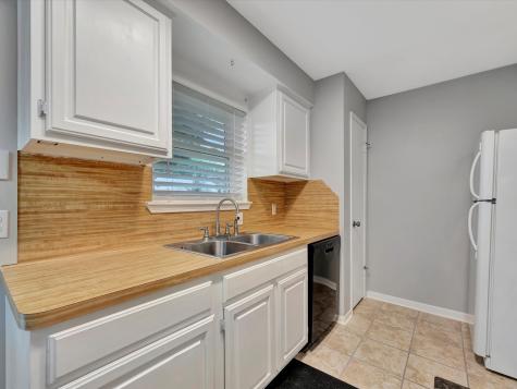 1616 Live Oak Hollow Street Pearland TX 77581