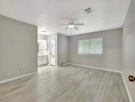 1616 Live Oak Hollow Street Pearland TX 77581