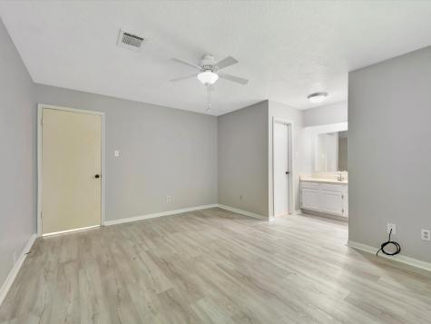 1616 Live Oak Hollow Street Pearland TX 77581