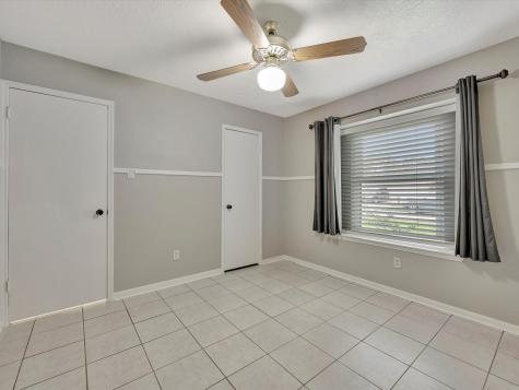 1616 Live Oak Hollow Street Pearland TX 77581