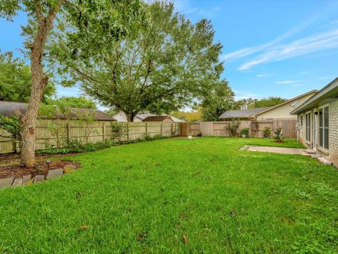 1616 Live Oak Hollow Street Pearland TX 77581