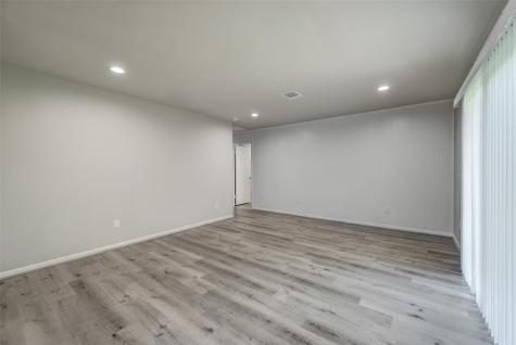 5451 Loch Lomond Drive Houston TX 77096
