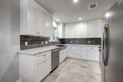 5451 Loch Lomond Drive Houston TX 77096