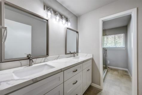 5451 Loch Lomond Drive Houston TX 77096