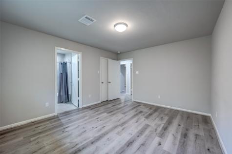5451 Loch Lomond Drive Houston TX 77096