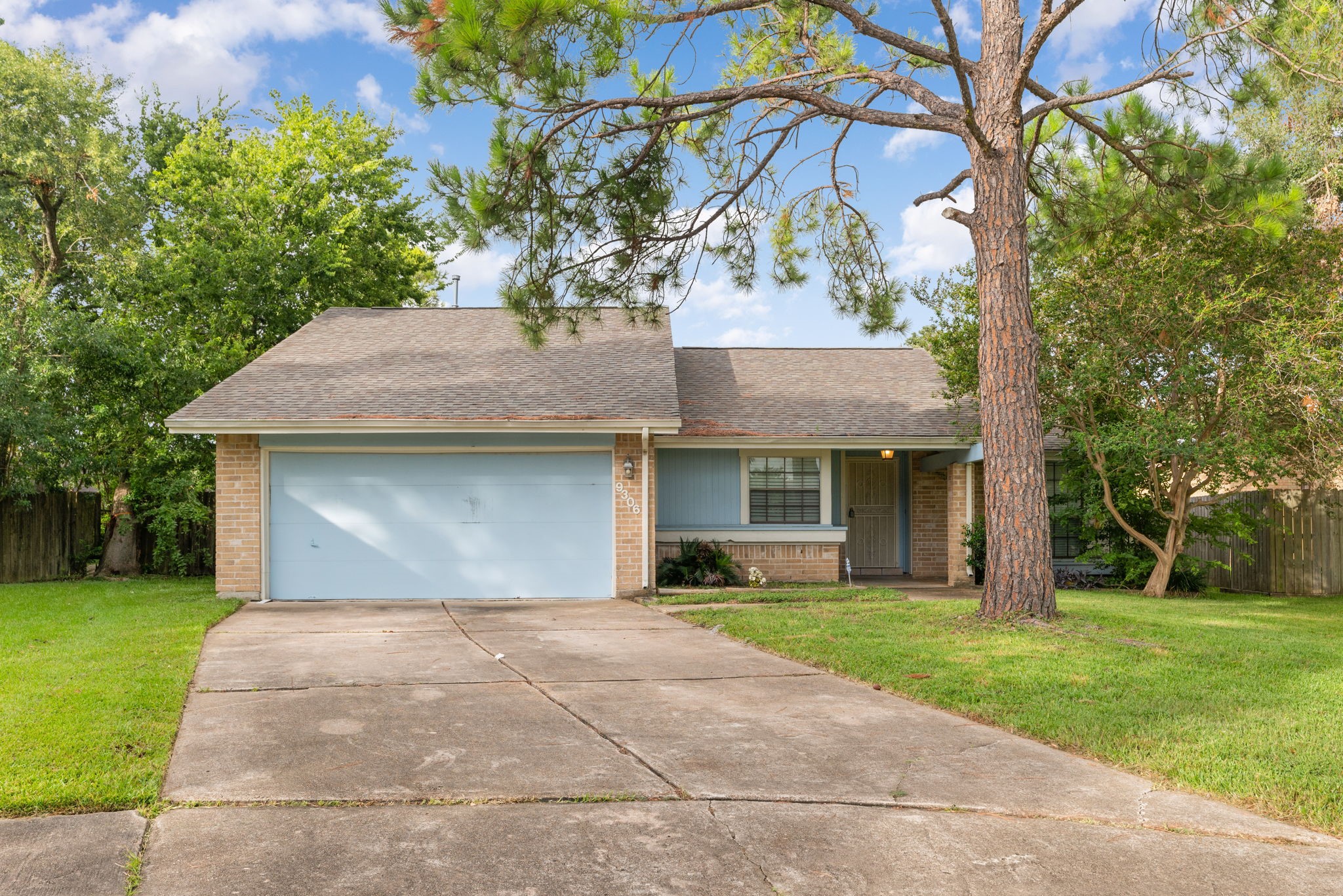 9306 Moorfield Court Houston TX 77083