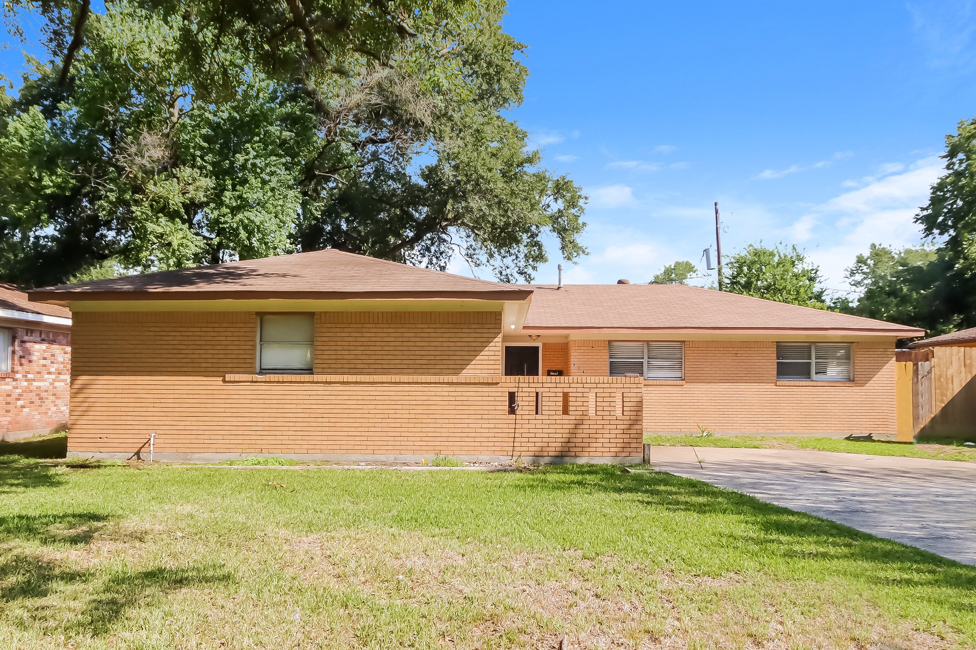 914 Mosher Lane Houston TX 77088