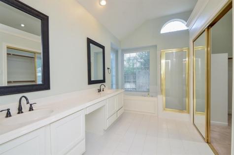 1723 Crescent Green Drive Houston TX 77094