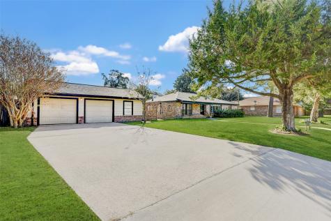 1924 Sherwood Forest Street Houston TX 77043