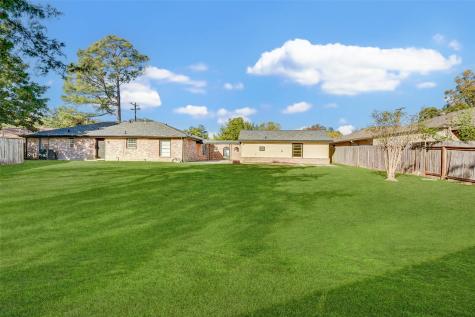 1924 Sherwood Forest Street Houston TX 77043