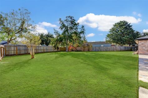 1924 Sherwood Forest Street Houston TX 77043