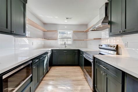 1924 Sherwood Forest Street Houston TX 77043