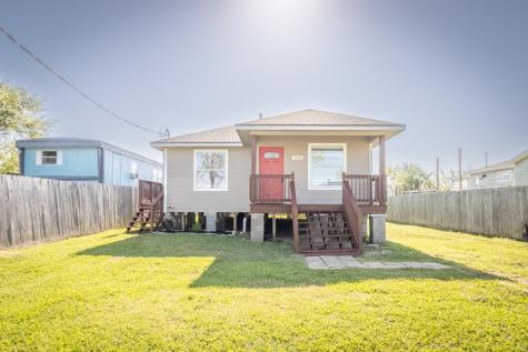 725 10th Street Dickinson TX 77539