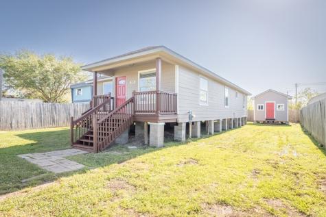 725 10th Street Dickinson TX 77539