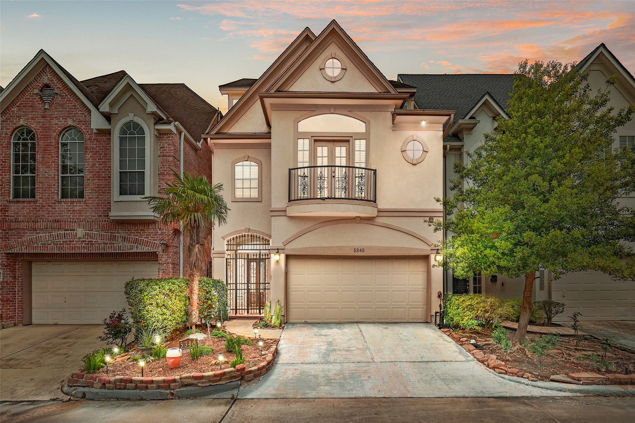 5345 Hidalgo Street Houston TX 77056