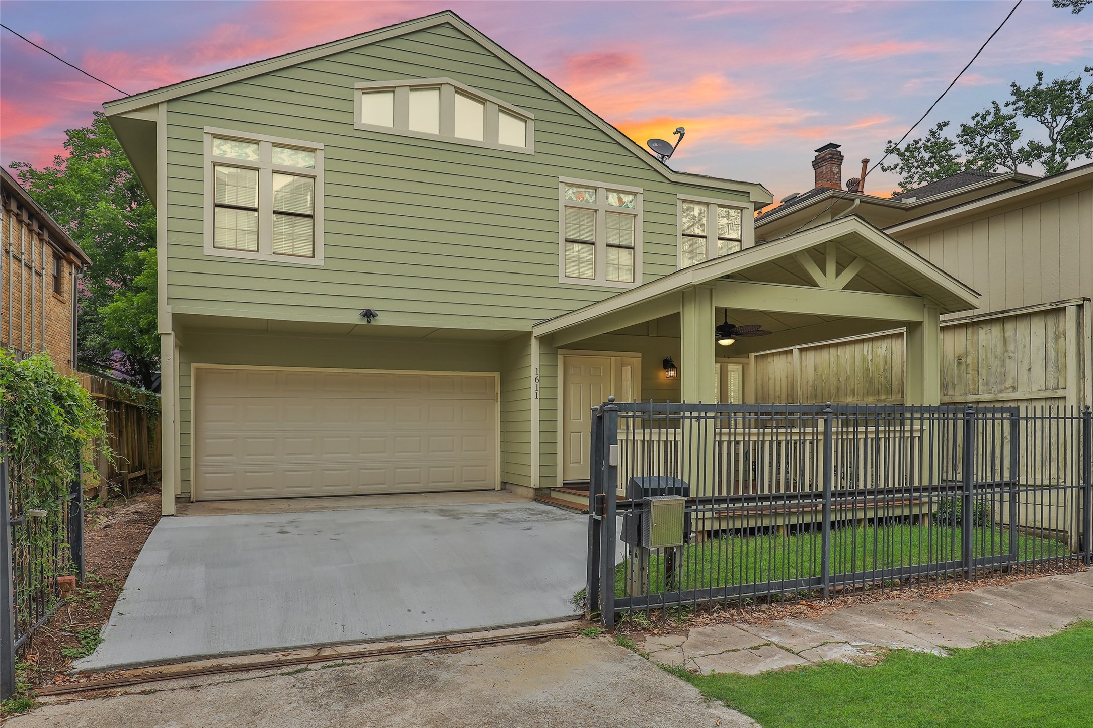 1611 Oakdale Street Houston TX 77004