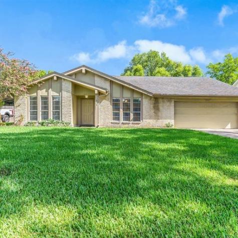 312 Westwood Drive Friendswood TX 77546