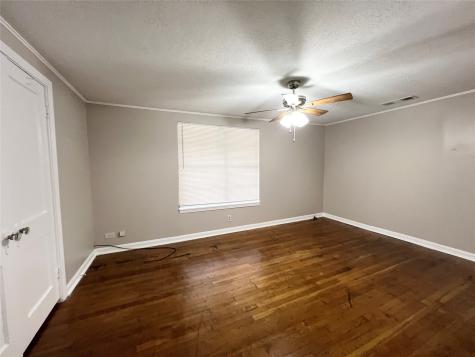 304 E Live Oak Street Angleton TX 77515