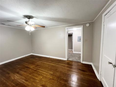304 E Live Oak Street Angleton TX 77515