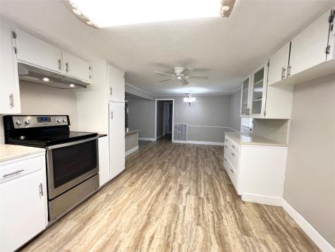 304 E Live Oak Street Angleton TX 77515