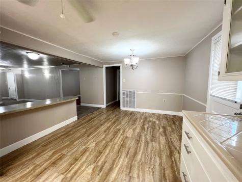 304 E Live Oak Street Angleton TX 77515