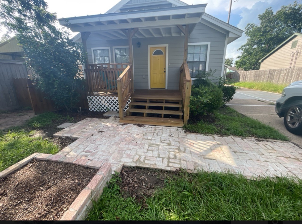 410 Mcphail Street B Tomball TX 77375