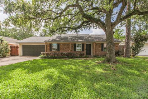 10915 Cedarhurst Drive Houston TX 77096