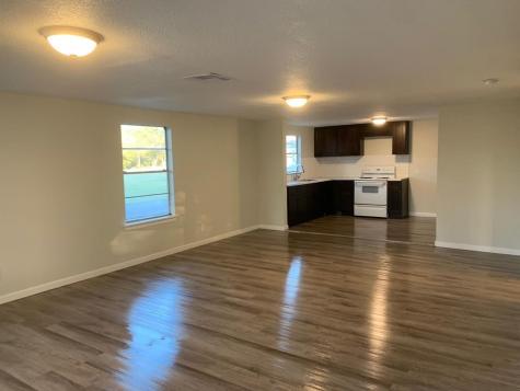 219 Cleveland Street Sealy TX 77474