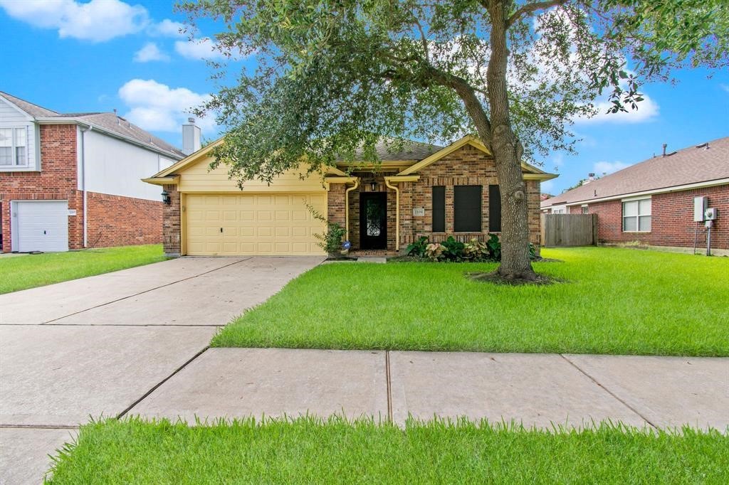 2209 Ames Street Pearland TX 77584