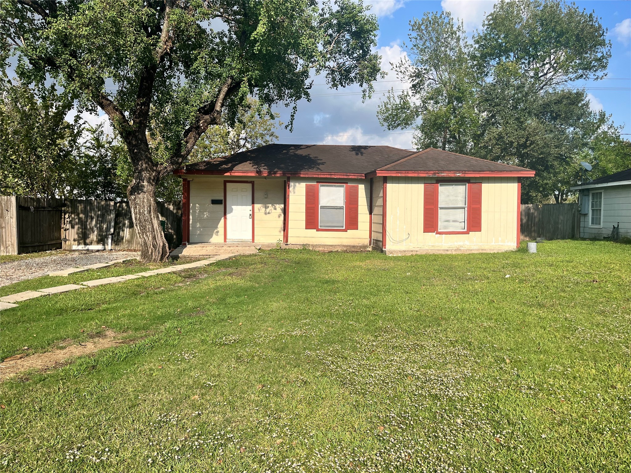 1317 Bernard Street Pasadena TX 77506