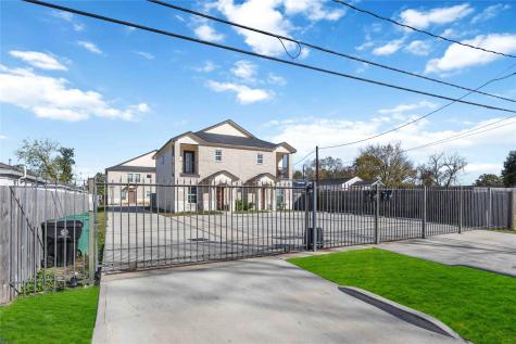 4903 Mallow Street A Houston TX 77033