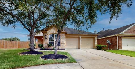 2001 Balsam Lake Lane Pearland TX 77584