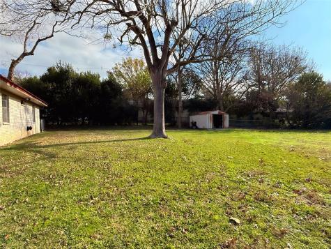 2203 Wayside Drive Brenham TX 77833