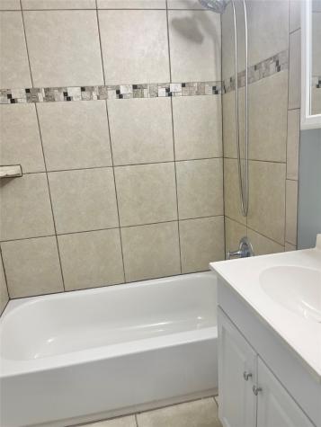 1017 S Kansas Street La Porte TX 77571