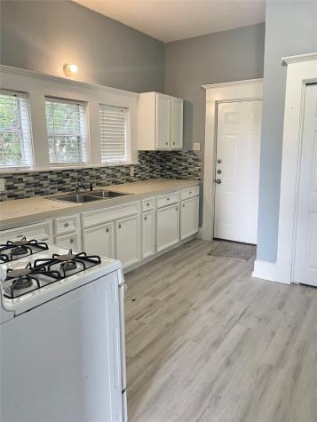 1017 S Kansas Street La Porte TX 77571