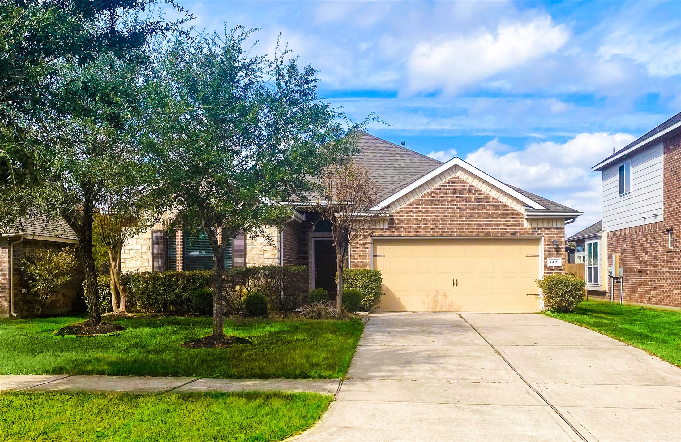 6118 Oxford Lake Drive Rosenberg TX 77471