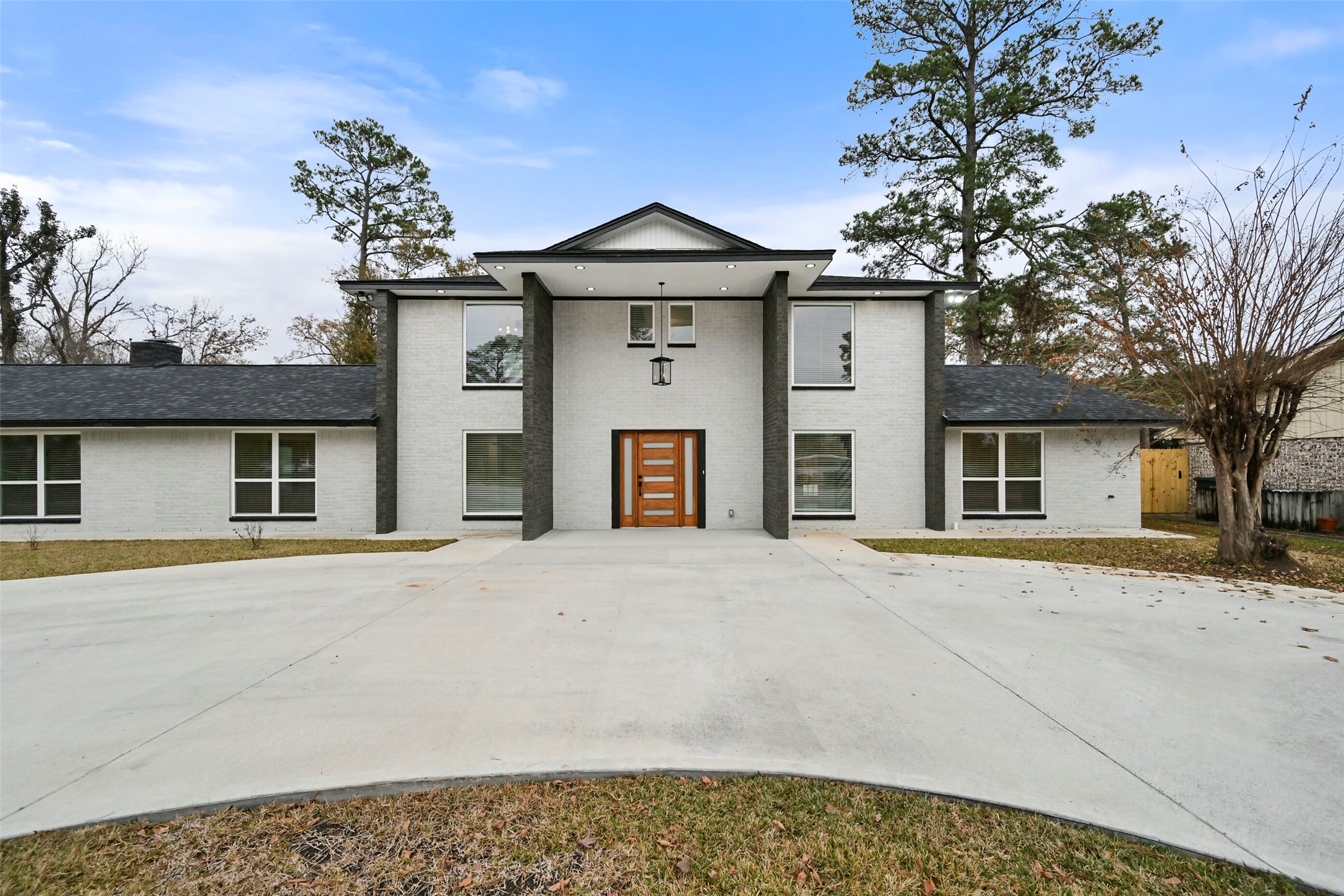 10930 White Thorn Street Houston TX 77016