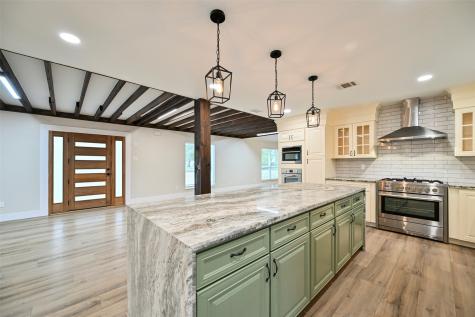 10930 White Thorn Street Houston TX 77016