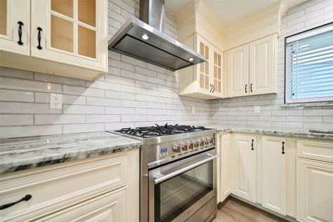 10930 White Thorn Street Houston TX 77016