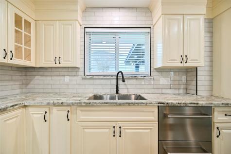 10930 White Thorn Street Houston TX 77016
