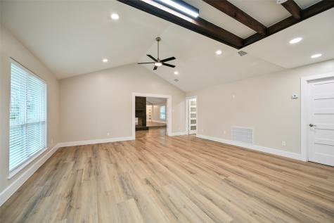 10930 White Thorn Street Houston TX 77016