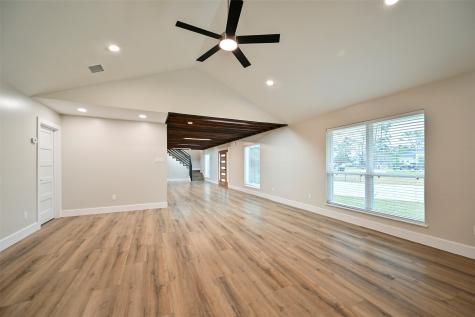 10930 White Thorn Street Houston TX 77016