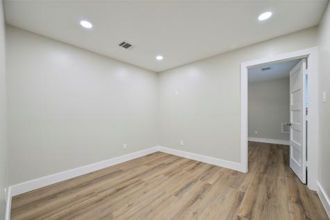 10930 White Thorn Street Houston TX 77016