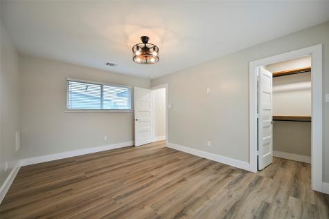10930 White Thorn Street Houston TX 77016