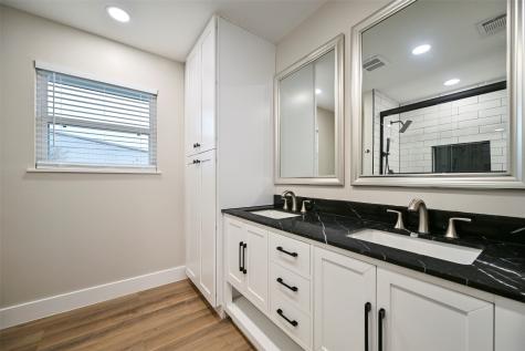 10930 White Thorn Street Houston TX 77016