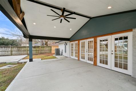10930 White Thorn Street Houston TX 77016