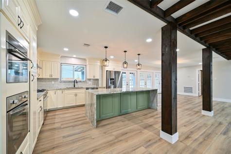 10930 White Thorn Street Houston TX 77016